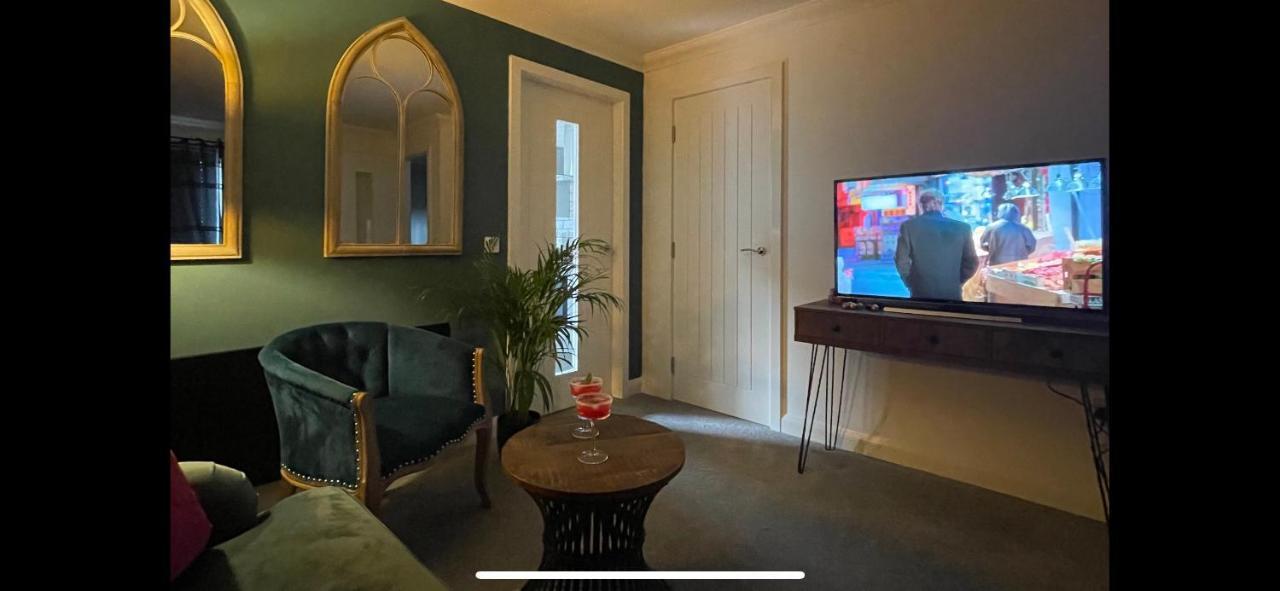 Stylish Scottish House With Garden & Parking Holiday home Perth